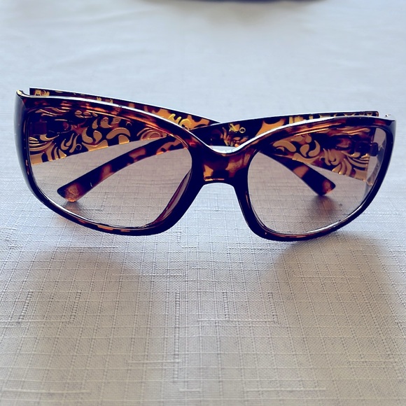 OSCAR DE LA RENTA SUNGLASSES - Picture 5 of 9